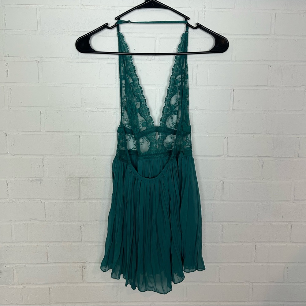 Victoria’s Secret Super Cute Lace Lingerie Top - Picture 3 of 4